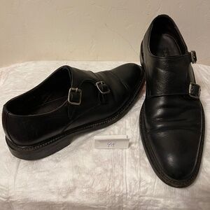 Men's used black shoes